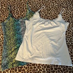 Two tank top bundle animal
Print and white XL